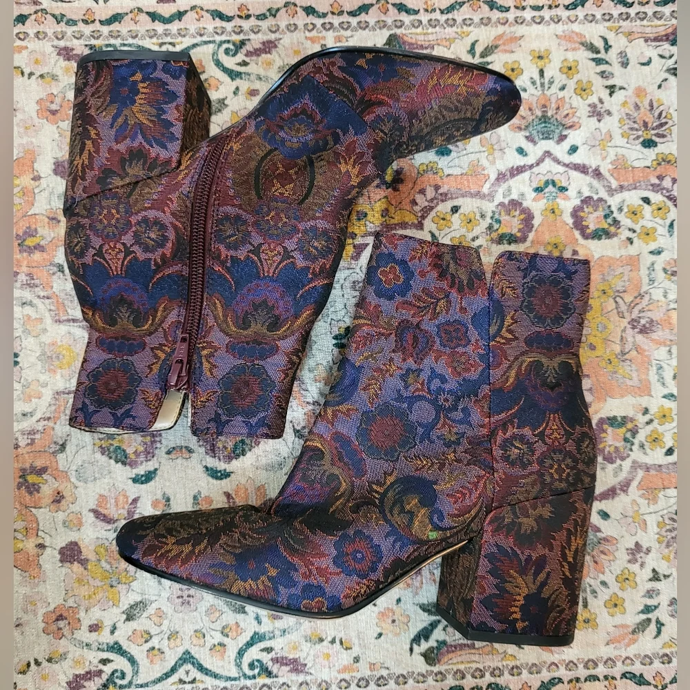 ALDO Size 7 Sully Floral Retro 70s Style Ankle Boots Tapestry Fabric Booties